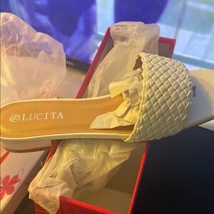 TCL White Quilted Sandals for Casual Comfort
